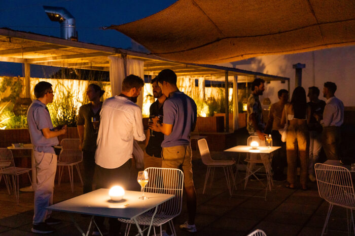 Club de Oratoria – Fresquitalks | Networking & Azotea 🍹✨