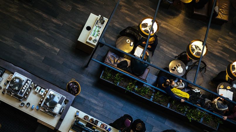 Cómo encontrar los mejores restaurantes para reuniones de trabajo en Madrid