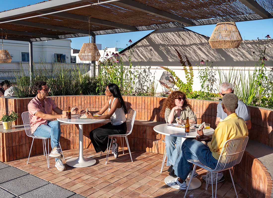 Cómo organizar tu próximo evento corporativo en una terraza en Madrid | The Shed