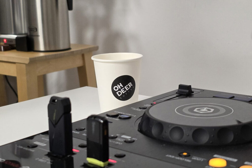 COFFEE PARTY: LIVE MUSIC